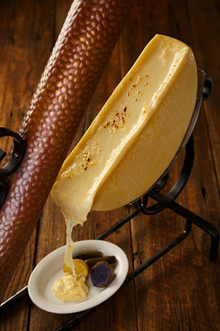 パン じゃがいも以外でも相性抜群 さまざまな料理に使えるチーズ ラクレット チーズクラブ 雪印メグミルク株式会社