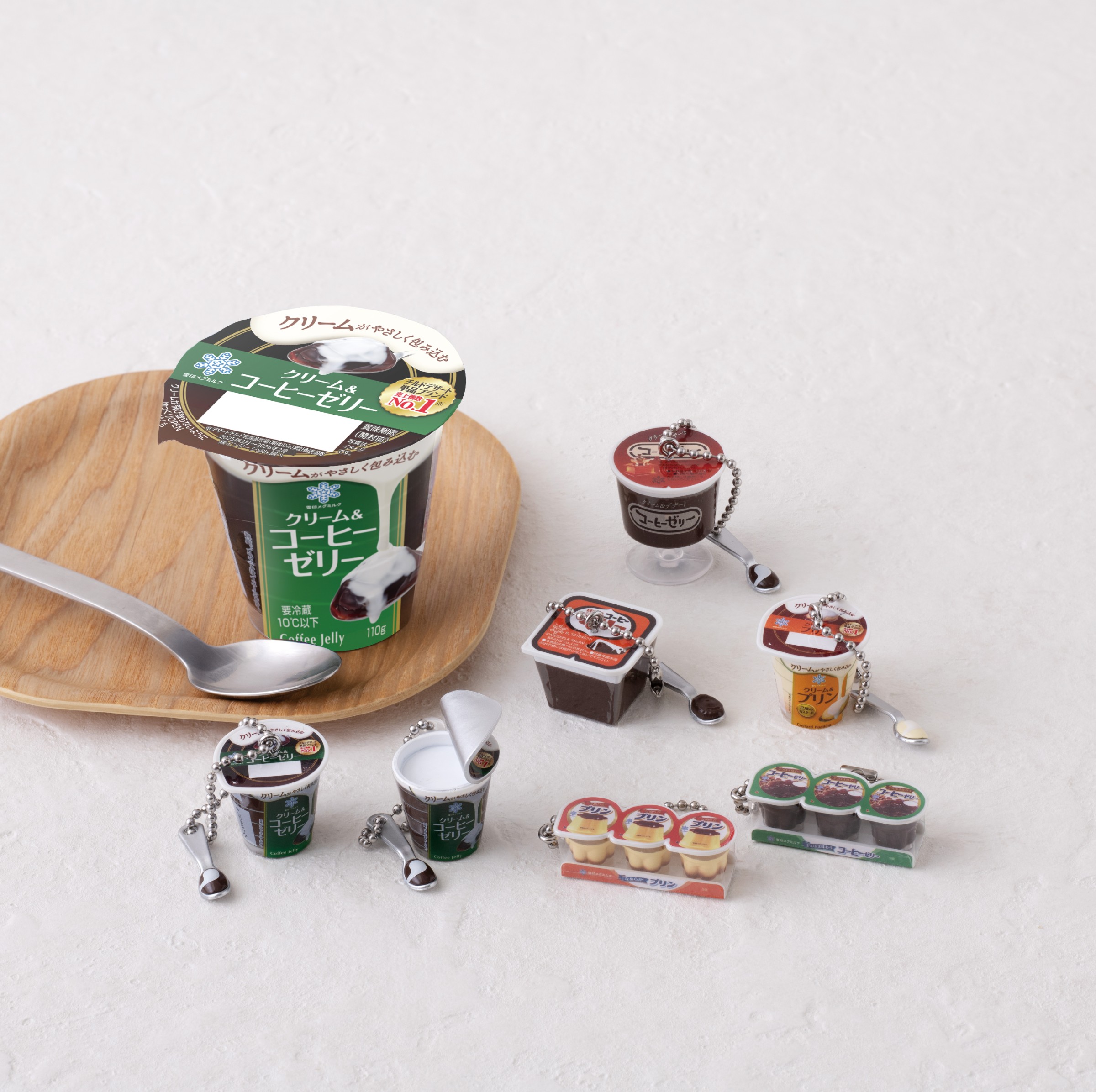 雪印メグミルク×バンダイ 「雪印メグミルク ミニチュアチャーム