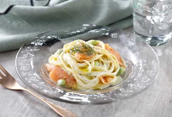 枝豆クリームソースとスモークサーモンの冷製パスタ