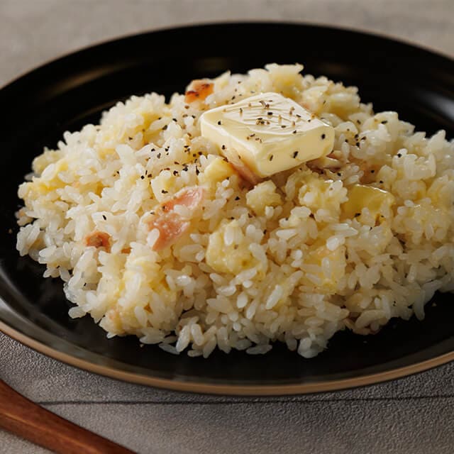 プラスバター「6Pチーズ」炊き込みご飯