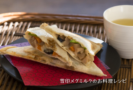  お煮しめチーズホットサンド