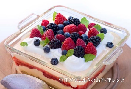  ベリーのスコップケーキ