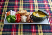 旬野菜をたっぷりいただく　チーズフォンデュ